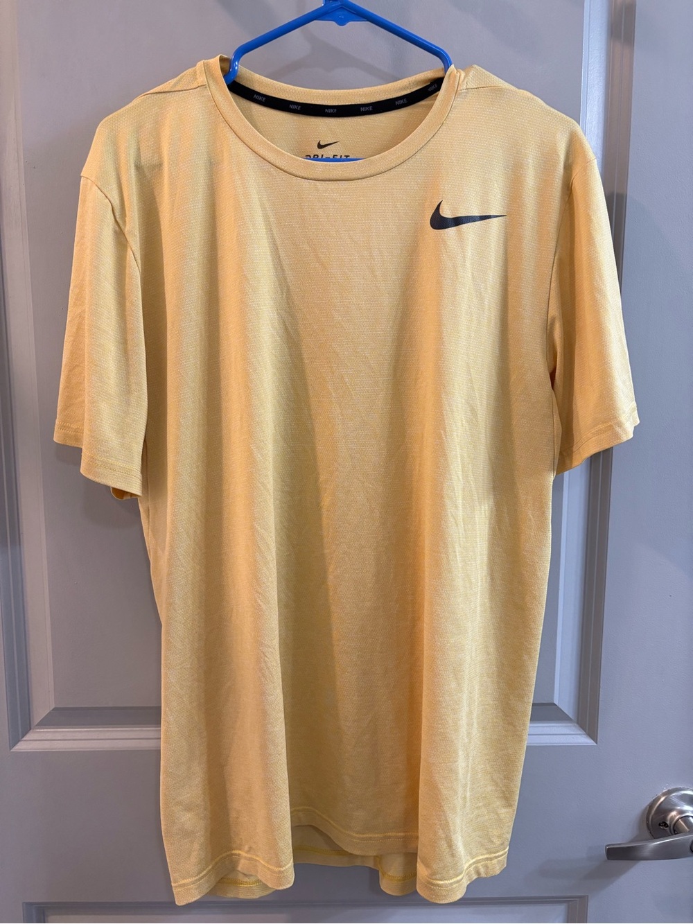 Nike Men’s Short Sleeve Performance with swoosh logo
